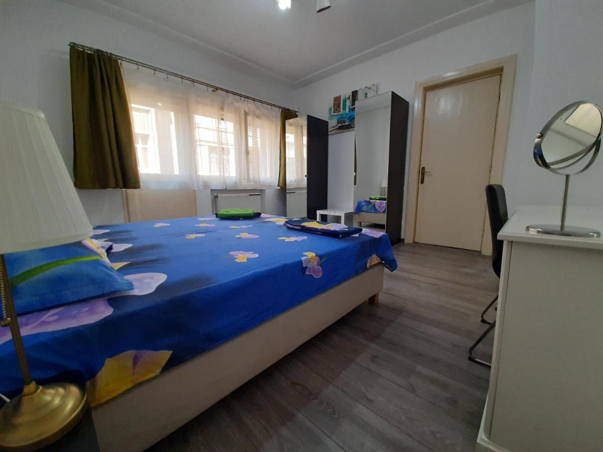 בוקרשט Four Rooms Apartment Central מראה חיצוני תמונה